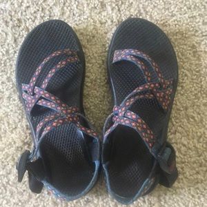 size 7 chacos sandals